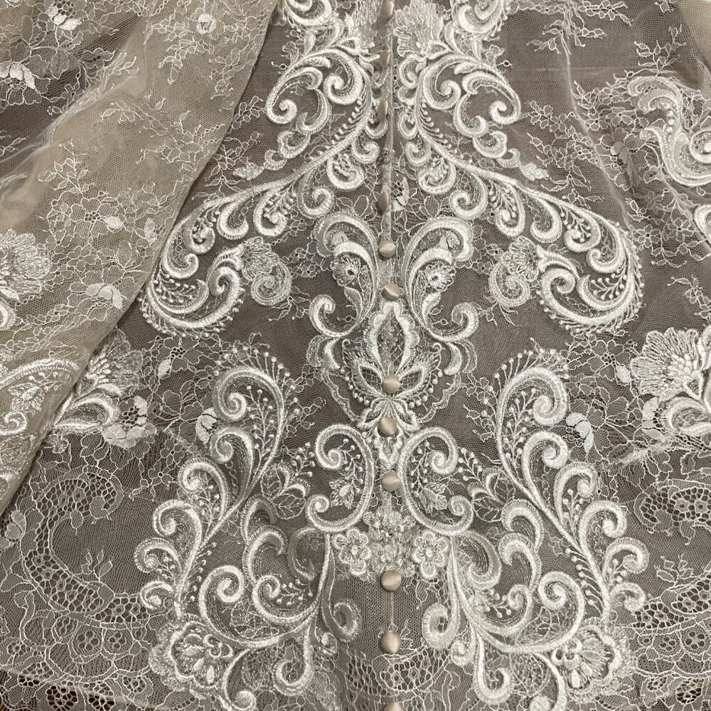 Allure Bridal Gown Style 9501 - Picture 12 of 14